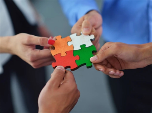 立络科技-选择网站建设公司从哪几方面考虑